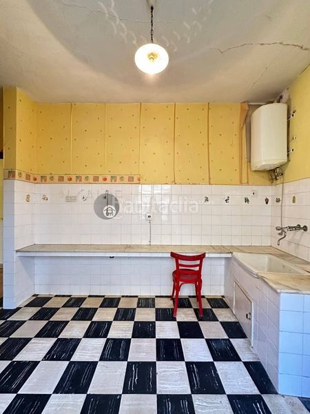 Foto d4a75e69-31ec-4dda-9d8b-425ef44371e4. Piso  en el corazón en Verín