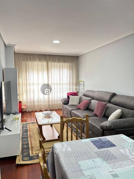 Foto d595db47-edc8-4be3-bdaf-947aed7978fc. Piso bonito piso con ascensor en Verín