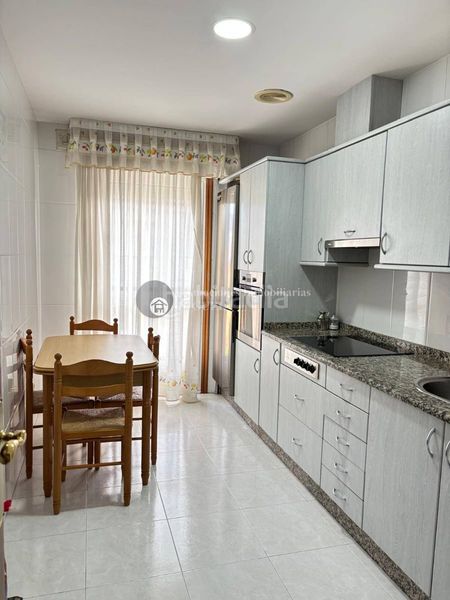 Foto f09ed55e-0664-4723-92e0-969f77a8b3cd. Piso bonito piso con ascensor en Verín