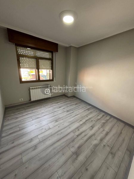 Foto 188eb73d-a222-4f57-9211-5fa5a62d7273. Casa amb calefacció aparcament a Verín