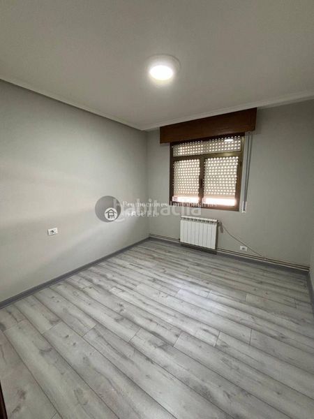 Foto befcaff0-7583-4200-816f-15e932bd63c1. Casa amb calefacció aparcament a Verín