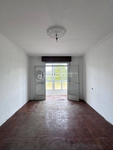 Foto 4ba8f9bd-6ef0-4b73-ae6b-446fc8f87a9f. Casa a Verín