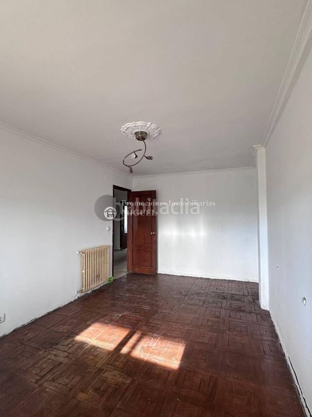 Foto e20e3931-b490-4aa3-8a43-eaf8aec1f377. Casa a Verín