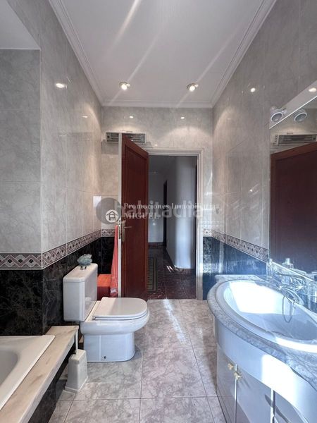 Foto f012932e-134d-4d2b-9668-4e76223353c5. Pis amb calefacció a Verín
