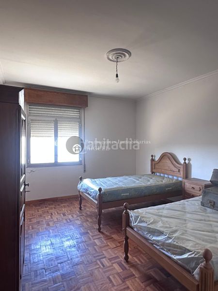 Foto 5f3c7c04-eb3a-4714-b2f7-46dd651fcae2. Casa amb aparcament a Verín