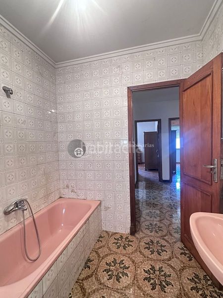 Foto ef617d08-9af9-42c6-abdf-d7c6f99f9dae. Casa amb aparcament a Verín