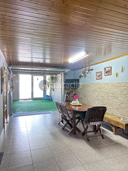 Foto 26c129ca-ac2b-4163-8604-e012424b5e13. Casa aparellada amb calefacció aparcament a Verín