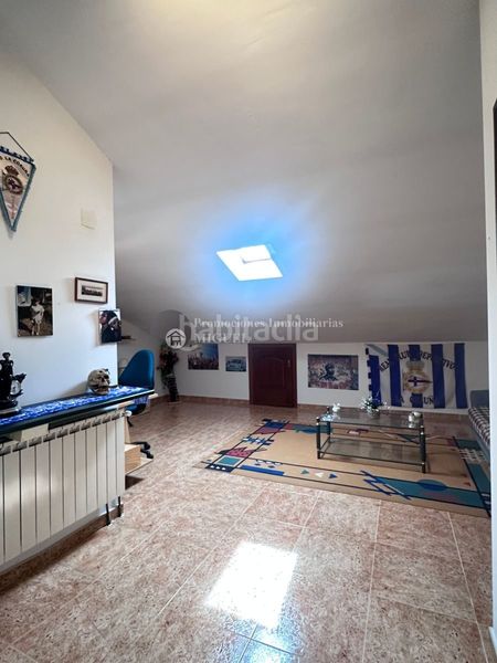 Foto 3ce5d670-2199-4d6e-8a21-0d5ae119efac. Casa aparellada amb calefacció aparcament a Verín