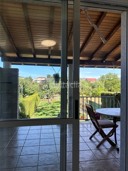 Foto f7cb8751-ce35-43ac-9729-d462126765d2. Casa aparellada amb calefacció aparcament a Verín