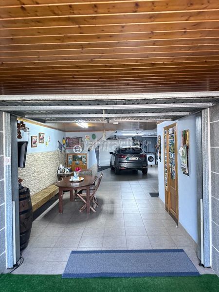 Foto fed61a92-37a4-45a5-a721-1b71509b880b. Casa aparellada amb calefacció aparcament a Verín