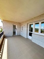 Etagenwohnung in Verín. Luminoso piso con amplia terraza en verín