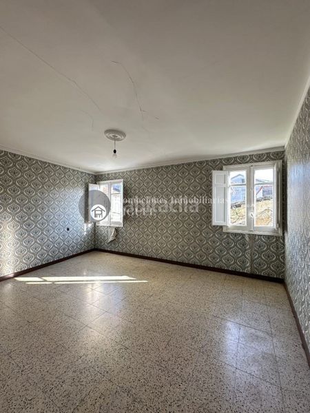 Foto ef8af862-0a3a-4ad2-8264-214471745184. Casa a Verín