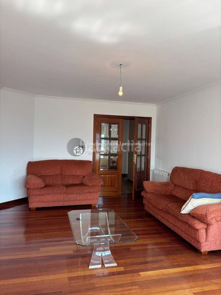Foto 0ed77729-0718-4fdb-8415-71745c24879a. Piso  de cuatro dormitorios en Verín