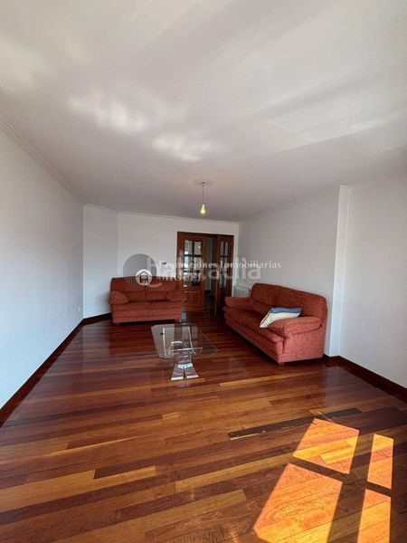 Foto 6b9a3a70-0fea-4c7c-aaa0-434c8f8223bd. Piso  de cuatro dormitorios en Verín