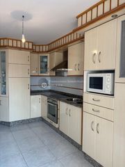 Flat in Verín. Piso de cuatro dormitorios