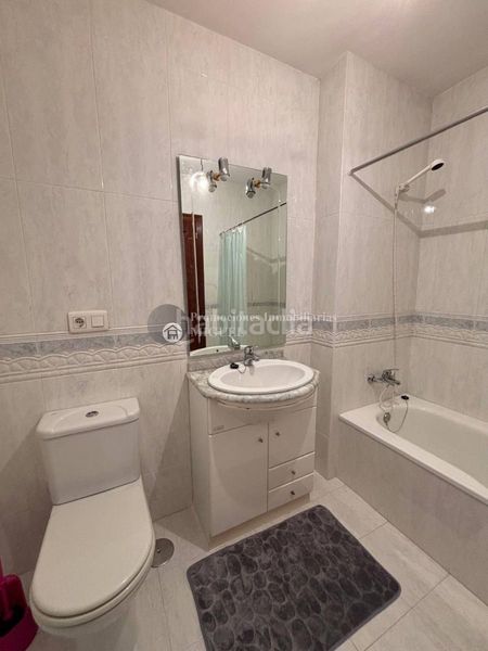 Foto d56ea41d-a4c5-43dc-b2cc-1eb3985a82a7. Piso  de cuatro dormitorios en Verín