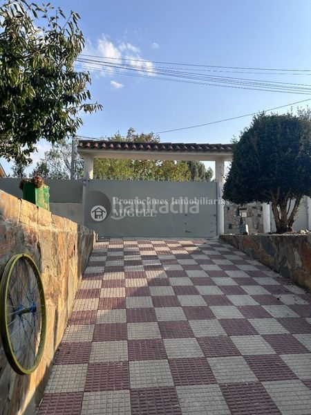 Foto 375d005b-78ff-4e36-8b0b-7fe68d2dadf9. Xalet amb calefacció aparcament piscina a Verín