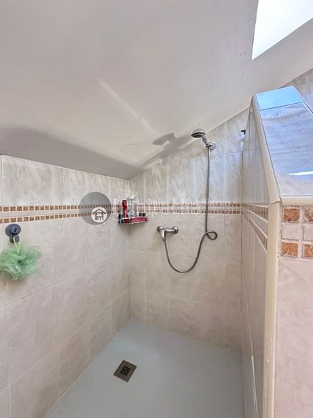 Foto aab99f47-387a-49c9-93e9-58a03b2a7db8. Xalet amb calefacció aparcament piscina a Verín