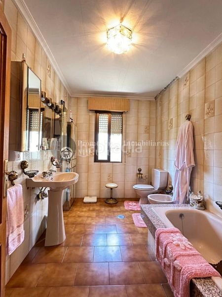 Foto ad32e6db-930f-45f4-9416-e69ec567e23d. Casa a Verín