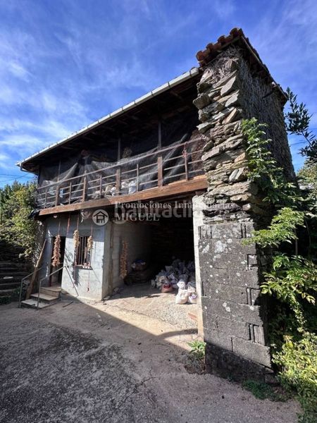 Foto 6b29c039-0945-44a7-b368-c25431010423. Casa amb calefacció a Laza