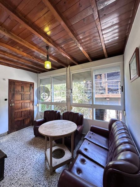 Foto 7101bd71-907e-42f0-92f1-f4925d7b220d. Casa amb calefacció a Laza