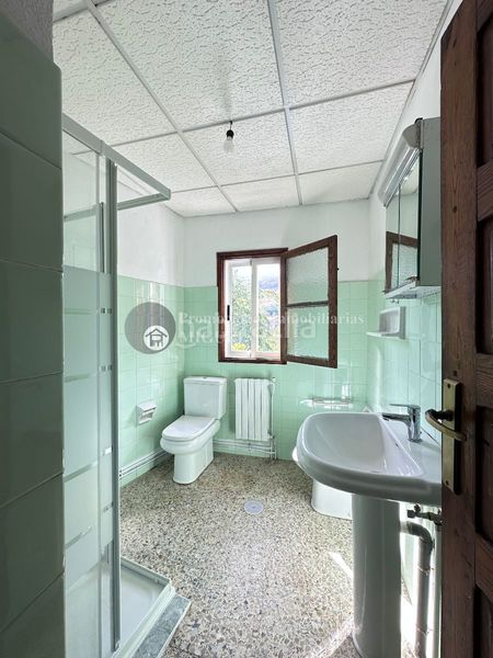 Foto b67b08d5-0a6e-4e0b-b924-3da8b736d397. Casa amb calefacció a Laza