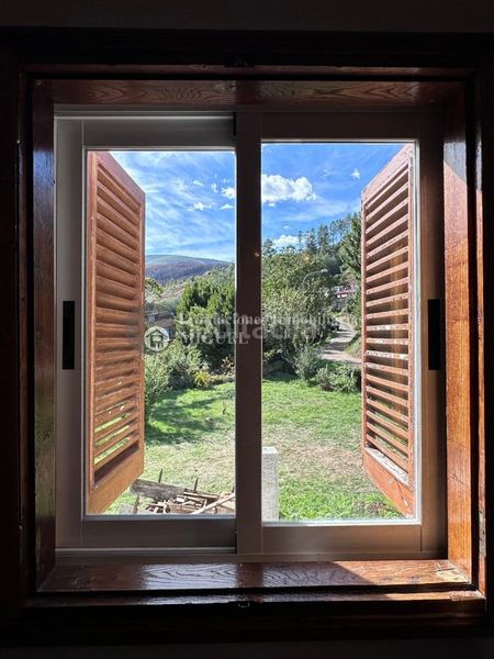 Foto e182c78b-62ed-4231-a9b8-d0ab5b136306. Casa amb calefacció a Laza