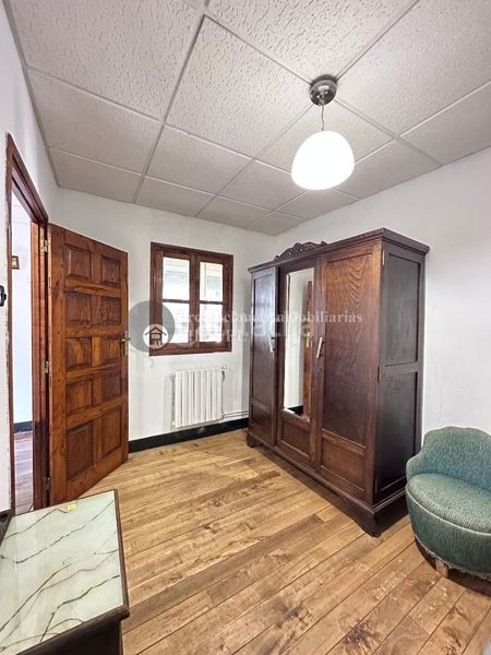 Foto f37fde08-1757-4669-8786-6649df1c1ce6. Casa amb calefacció a Laza
