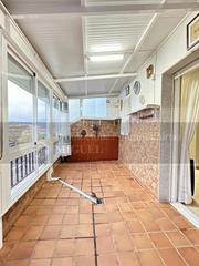 Apartament  Avenida de laza. Apartamento soleado con terraza cerrada y garaje