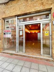 Local commercial à Rúa irmáns moreno 10. Venta de local comercial en verín centro