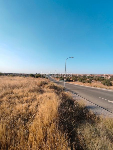 Foto 11b74b00-49d2-49b9-bce5-fe4fb9bab0ff. Terreno residencial parcela en esquina en la urbanizacion camino del pantano en Argés
