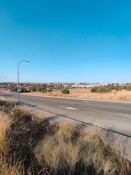 Foto 831ec207-680f-46f4-9e0e-058d54c40971. Terreno residencial parcela en esquina en la urbanizacion camino del pantano en Argés