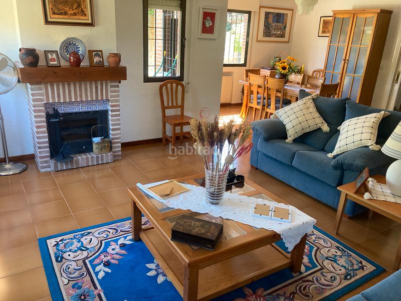 Foto 0bf7b317-1d3e-44b3-933d-f2554bbc66c5. Xalet amb xemeneia aparcament a Argés