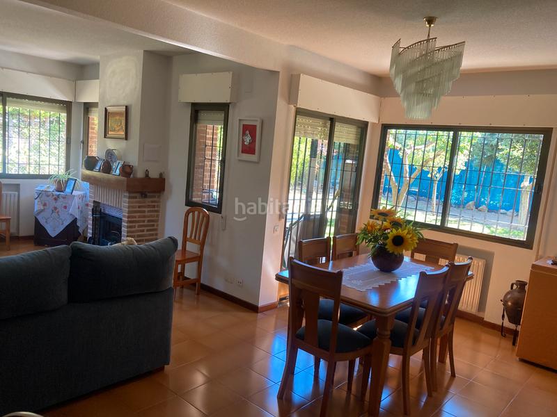 Foto 131117d4-54a5-4a58-ac29-db372367ed37. Xalet amb xemeneia aparcament a Argés