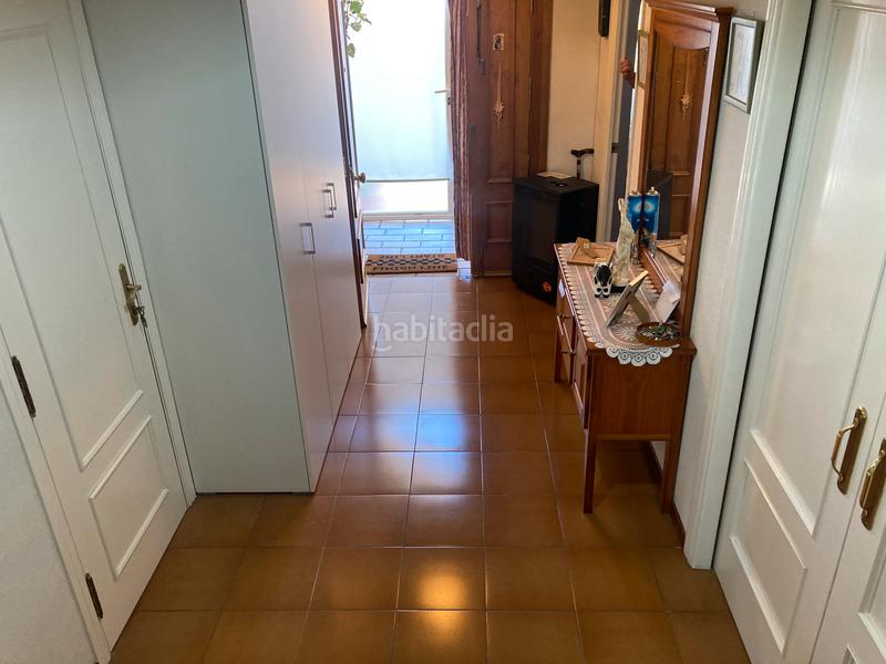 Foto b79b38ee-f03e-4660-910a-367ef5e94a8b. Xalet amb xemeneia aparcament a Argés