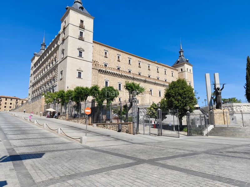 Foto 439220ca-4820-4d39-8a4e-cc5bf61f4710. Casa aparellada a cuesta can 11 a Casco Histórico Toledo