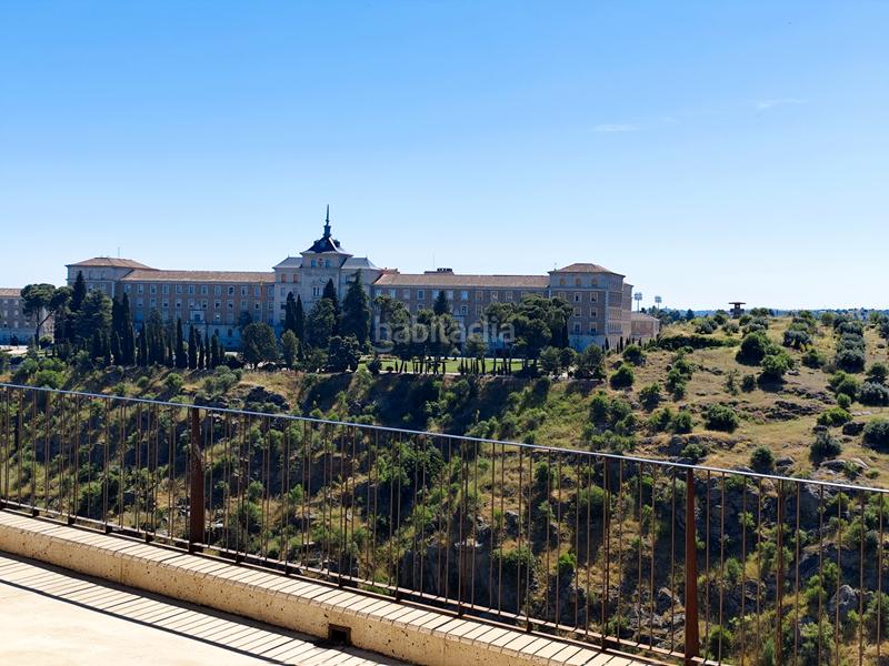 Foto 586f114d-1ae2-41e2-95c2-7cd93a330658. Casa aparellada a cuesta can 11 a Casco Histórico Toledo