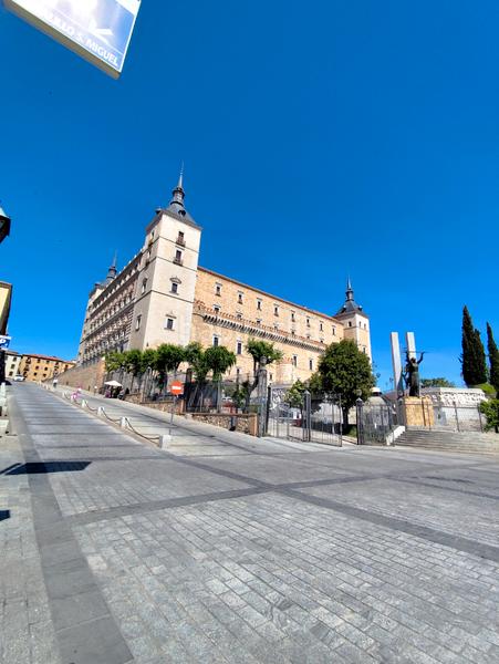 Foto 813d9e9f-f7cb-49a1-bde3-6ec91d2caa91. Casa aparellada a cuesta can 11 a Casco Histórico Toledo