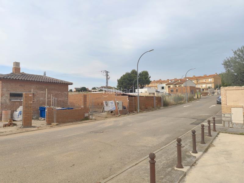 Foto 37b7e066-77ad-448a-9a5c-35b101f3d14e. Terreno residencial parcela con placas solares en Argés