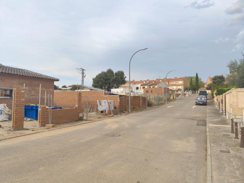 Foto e1b603a7-8f07-49fa-87e6-f313f11327d4. Terreno residencial parcela con placas solares en Argés