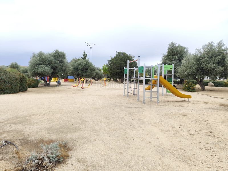 Foto a7c79e4b-1490-4614-95fa-a71d7acbee1c. Terreny residencial a calle tomillo 18 a Argés