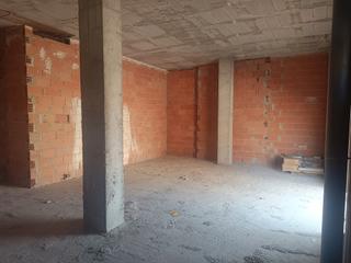 Local commercial en Calle mayor 123. Local diafano