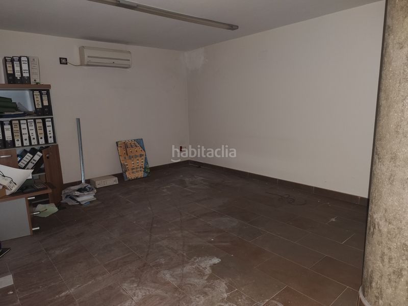 Foto d7e5041d-19ec-46c6-8321-d7d188596aa0. Local comercial a avenida fabián escribano 54 a Beniaján Murcia