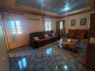 Flat  Calle miravete 30. Para entrar a vivir