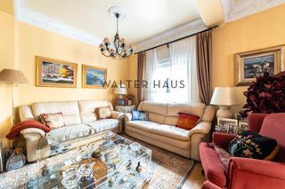 Piso  Calle de covarrubias. Piso exterior en venta con plaza de garaje opcional en trafalgar