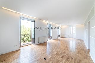 Flat in Justicia-Chueca. Piso en venta con 9 balcones a la calle, en justicia, madrid