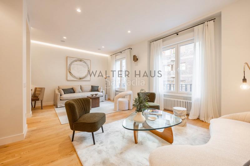 Foto 6be4a3f2-9c97-42e1-9473-f6a039b4d201. Piso  en venta en Recoletos, . en Recoletos Madrid
