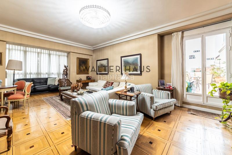 Foto 86df1557-3d5b-4bf2-9bb6-f9fd5f458b80. Rent penthouse with heating parking in El Viso Madrid