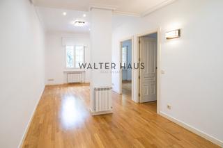 Pis  Calle del doce de octubre. Piso en venta en ibiza, madrid.