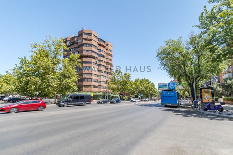 Foto dd113ada-6481-46f3-9ef6-4e07c66ea9ee. Àtic amb calefacció piscina a Prosperidad Madrid